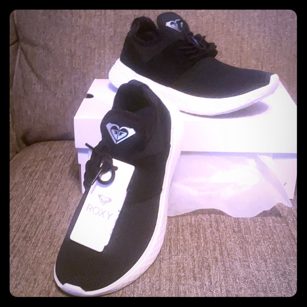 Roxy tennis shoes